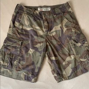Men’s cargo camo shorts